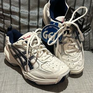 Brand New with Tags ASICS KIDS Size 3